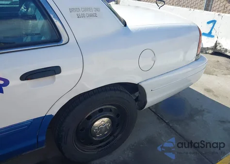 2011 Ford Crown Victoria Police Interceptor z USA, uszkodzony, nr VIN 2FABP7BV0BX169791